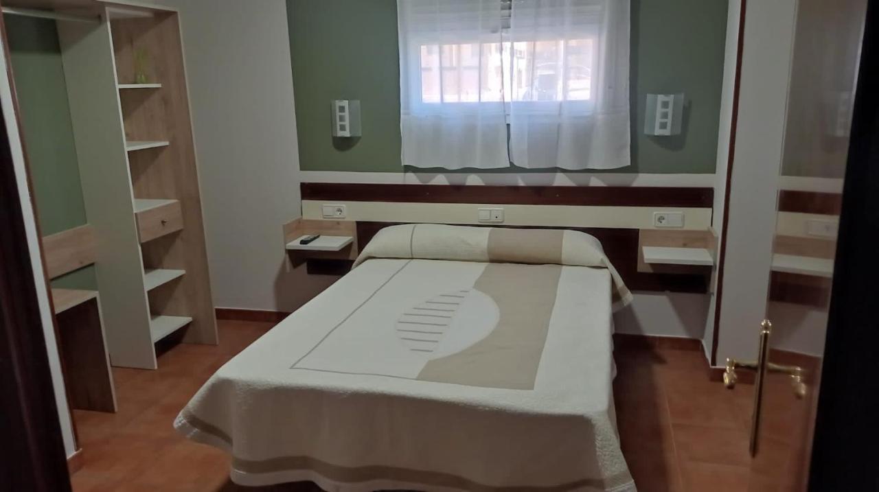 Alojamiento Numancia Pension บูร์โกส ภายนอก รูปภาพ